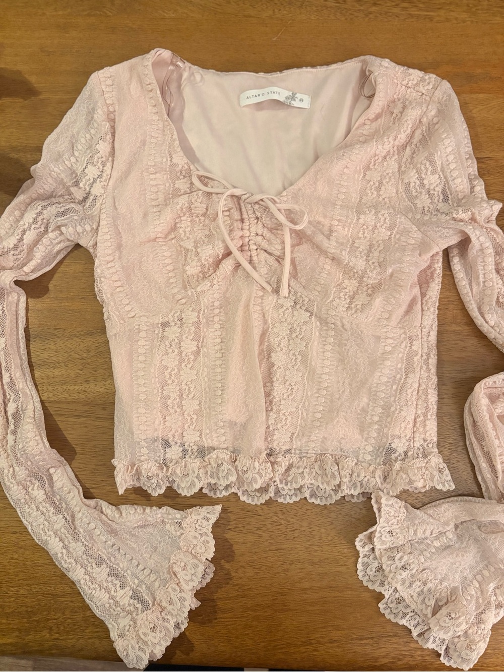 Altars state . Pale Pink Lace Tie-Front Women's Top XS